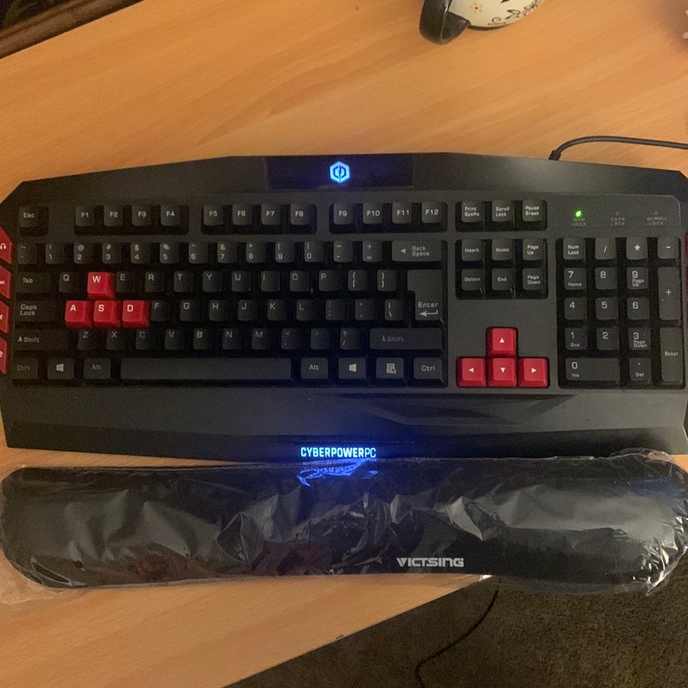 Keyboard arm rest